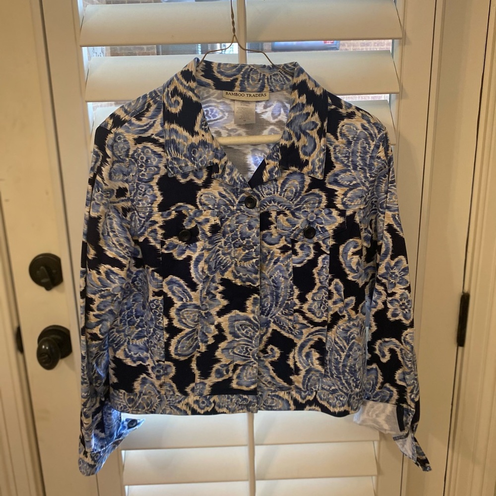 Bamboo Traders Blue Floral Sweater